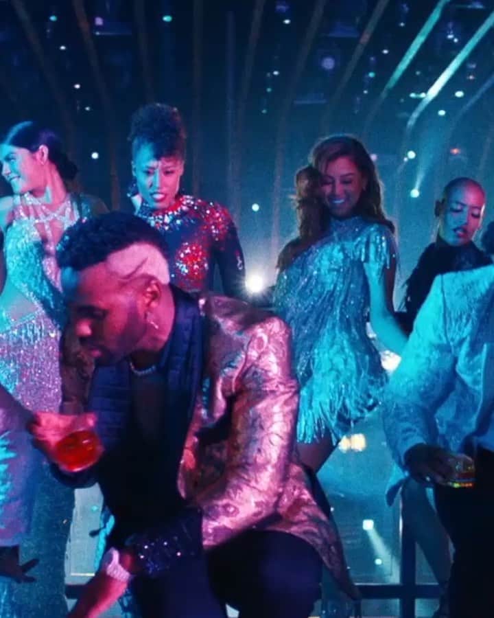 ジェイソン・デルーロのインスタグラム：「My new video is dropping tmr for “MAMACITA” you can watch it live rn on @mtv live @mtv_live what y’all think? 👀 #MAMACITA」