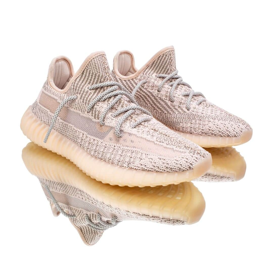 Flight Clubさんのインスタグラム写真 - (Flight ClubInstagram)「Continuing the regionally-specific trend of drops, the Yeezy Boost 350 V2 "Synth Reflective" adds a new dimension to the model by adding reflective elements across the upper.」7月18日 9時45分 - flightclub