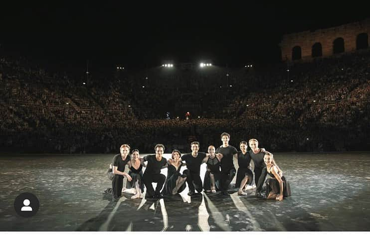 倉永美沙さんのインスタグラム写真 - (倉永美沙Instagram)「And that was a wrap!! Amazing to share the stage with team #robertobolleandfriends and the best audience in the world and the best stage @arenadiverona 😘♥️🇮🇹 ロベルトボッレアンドフレンズ夏のツアー今晩無事終了。素晴らしいキャストのみんなとお客様、世界一すごいパワーをくれるステージ、アレーナディヴェローナ。全てに感謝です🙏🏻 #robertobolleandfriends #ballet #ballerina #ballerinalife #happy #happiness #dance #art #幸せ #バレエ #バレリーナ #rehearsal #travellife #work #italy #ロベルトボッレアンドフレンズ #inarena」7月18日 10時43分 - misakuranaga