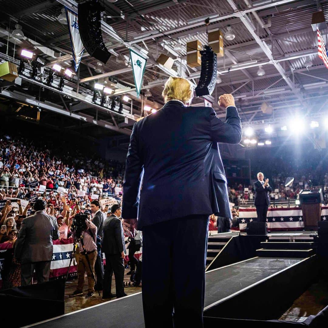 ドナルド・トランプさんのインスタグラム写真 - (ドナルド・トランプInstagram)「‪The Republican Party is the Party for ALL Americans. We are the Party of the American Worker, the American Family & the American Dream. This is the proud banner the Republican Party will carry into the Republican National Convention next summer in the great city of Charlotte, NC!‬ #MAGA #MAGA2020 #USA」7月18日 10時44分 - realdonaldtrump