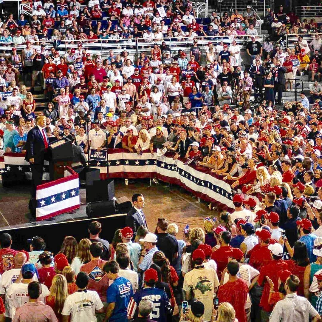 ドナルド・トランプさんのインスタグラム写真 - (ドナルド・トランプInstagram)「‪The Republican Party is the Party for ALL Americans. We are the Party of the American Worker, the American Family & the American Dream. This is the proud banner the Republican Party will carry into the Republican National Convention next summer in the great city of Charlotte, NC!‬ #MAGA #MAGA2020 #USA」7月18日 10時44分 - realdonaldtrump