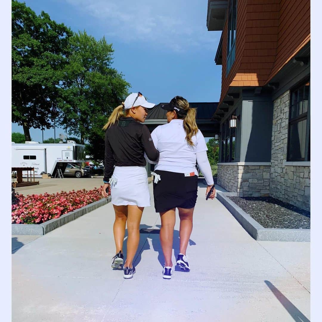 リセット・サラスのインスタグラム：「🐥🦆 @daniellekang #TeamTheChickAndTheDuck」