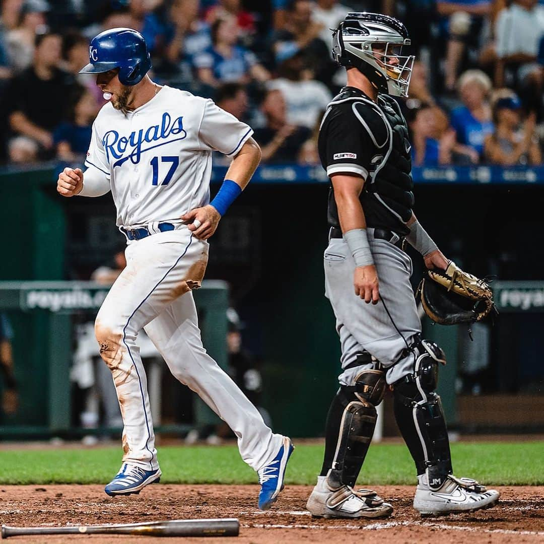 カンザスシティ・ロイヤルズさんのインスタグラム写真 - (カンザスシティ・ロイヤルズInstagram)「Blowin’ bubbles and scorin’ runs. #AlwaysRoyal」7月18日 11時44分 - kcroyals