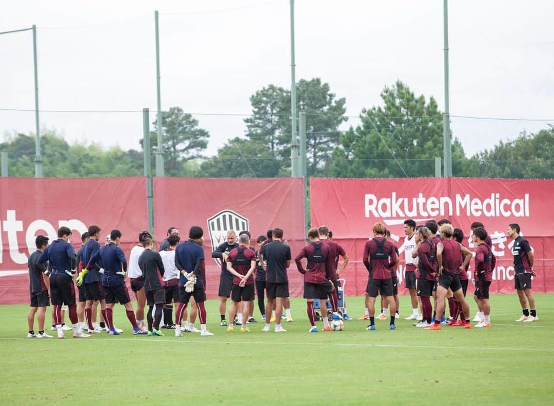 アンドレス・イニエスタさんのインスタグラム写真 - (アンドレス・イニエスタInstagram)「TEAM 💪 Vamos @visselkobe! ⚽」7月18日 11時56分 - andresiniesta8