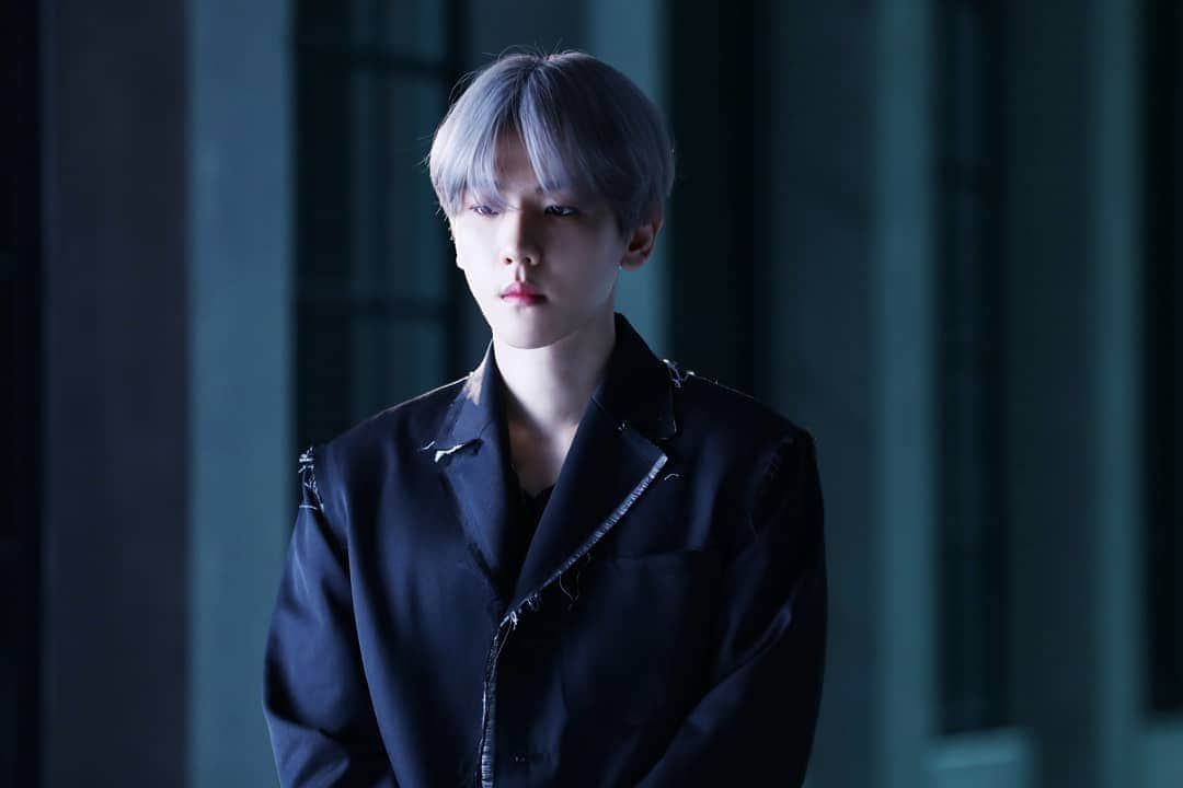 EXOさんのインスタグラム写真 - (EXOInstagram)「백현 'UN Village' MV Behind Photos 🎬📸 - #백현 #BAEKHYUN @baekhyunee_exo #엑소 #EXO #weareoneEXO #CityLights #UNVillage #백현_UNVillage #BAEKHYUN_LOG」7月18日 12時00分 - weareone.exo