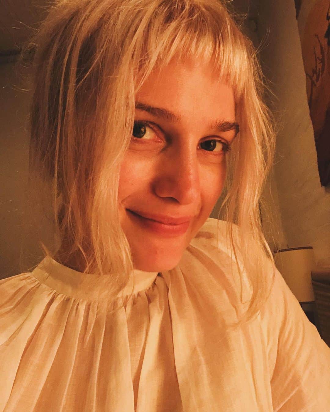 ファイン・フレンジーのインスタグラム：「thank you to the wonderful @cnaselli for the beautiful color, bringing back the baby bangs, and for coaxing my wild mop into something lovely enough to survive even an apocalyptic thunderstorm ♥️♥️ ⛈ ♥️♥️」