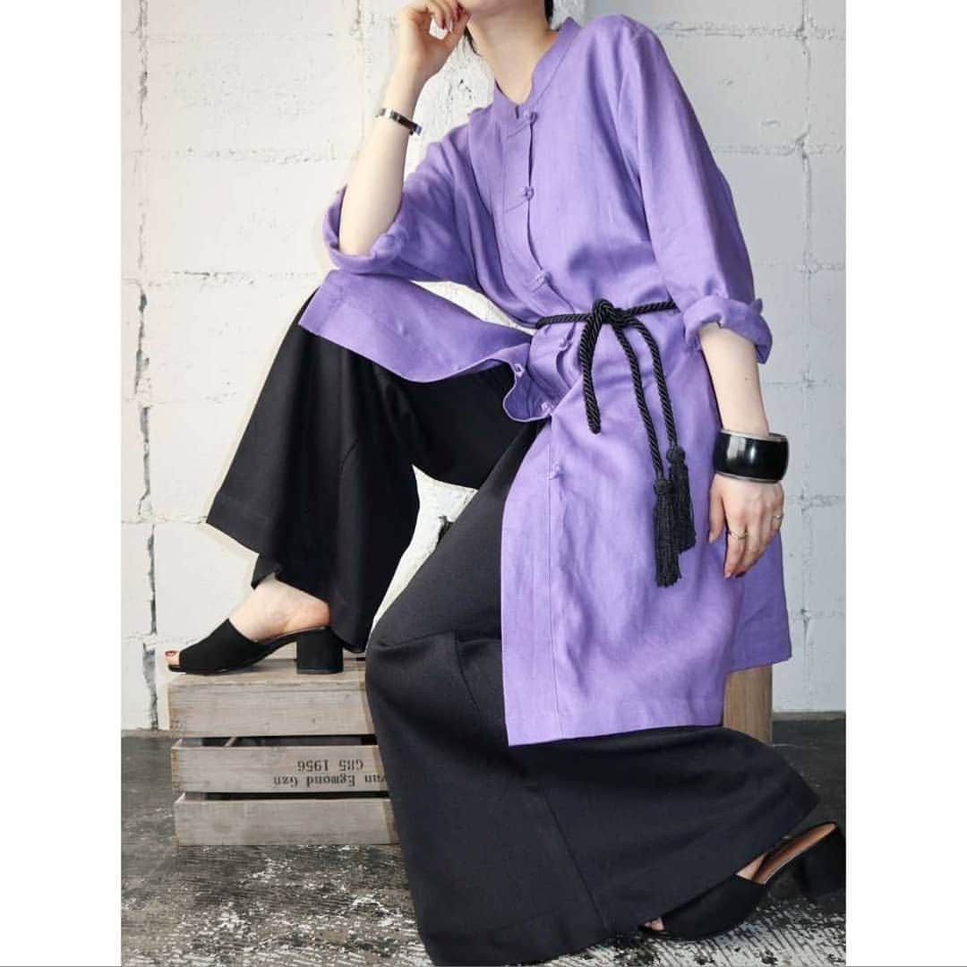 吉祥寺 古着屋 Orfeoのインスタグラム：「China Long Shirt Style  #orfeo #kichijoji #tokyo #vintage #used #fashion #coordinate #outfit #オルフェオ #吉祥寺 #東京 #古着 #古着屋 #ヴィンテージ #ユーズド #ファッション #コーディネート  掲載商品のお問い合わせはメールにて承っております。コメント、DMでのお問い合わせは受け付けておりませんのでご了承ください。」