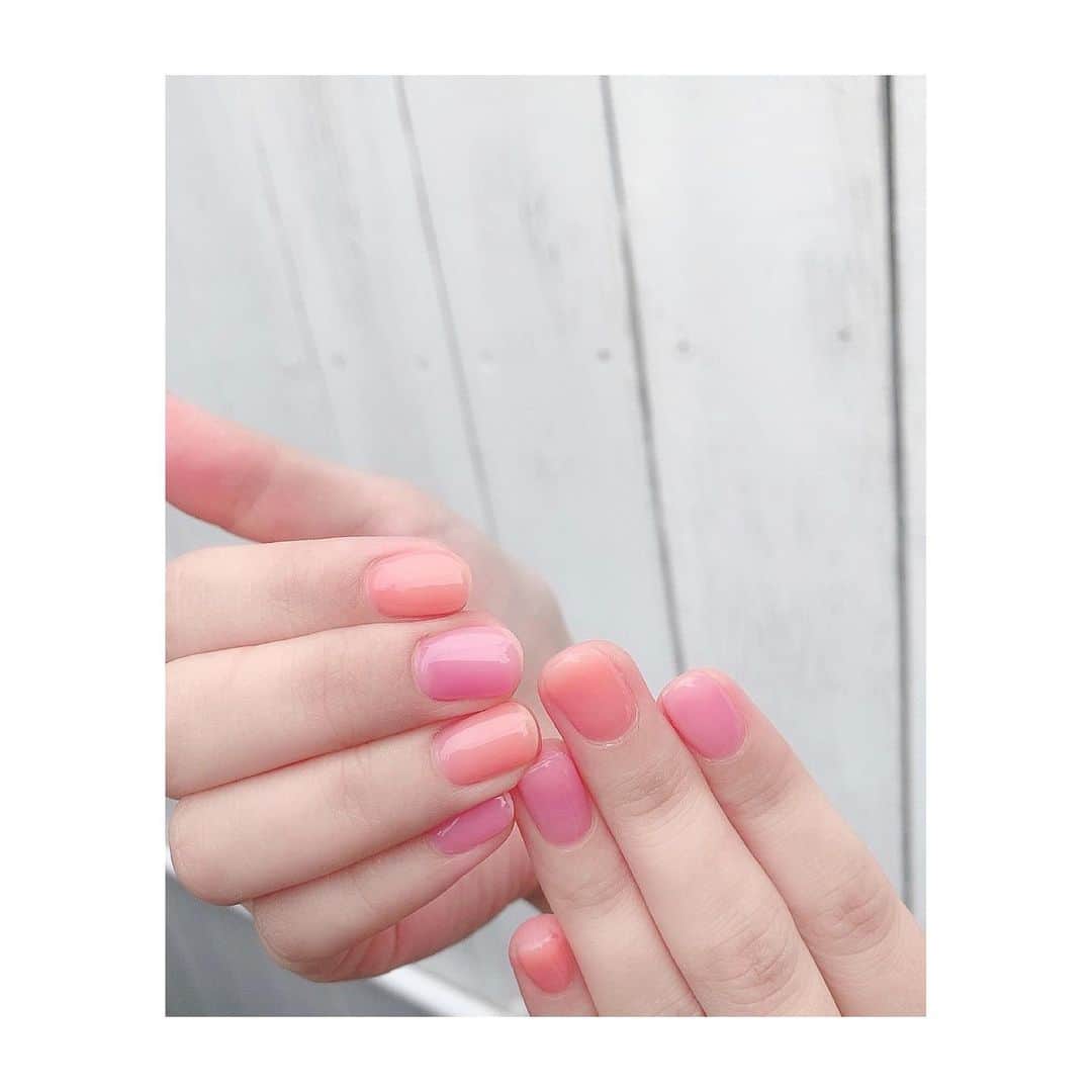 浜田翔子さんのインスタグラム写真 - (浜田翔子Instagram)「#nail 夏ネイル しょこ食  最近タピオカよりスムージー。 スムージーのお店おすすめあるかな。。🍼 #日高屋」7月18日 12時54分 - shoko_hamada