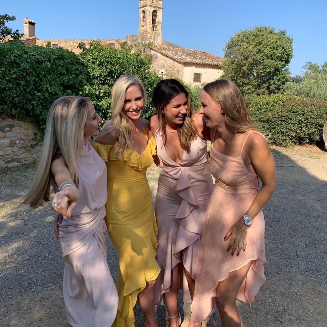 CarolineWozniackiさんのインスタグラム写真 - (CarolineWozniackiInstagram)「We had a wonderful time in Girona celebrating the union of our dear friends! Congrats @catmcdonnell7 and @paugasol ! We feel honored to have been a part of your special day!❤️💑」7月18日 22時27分 - carowozniacki