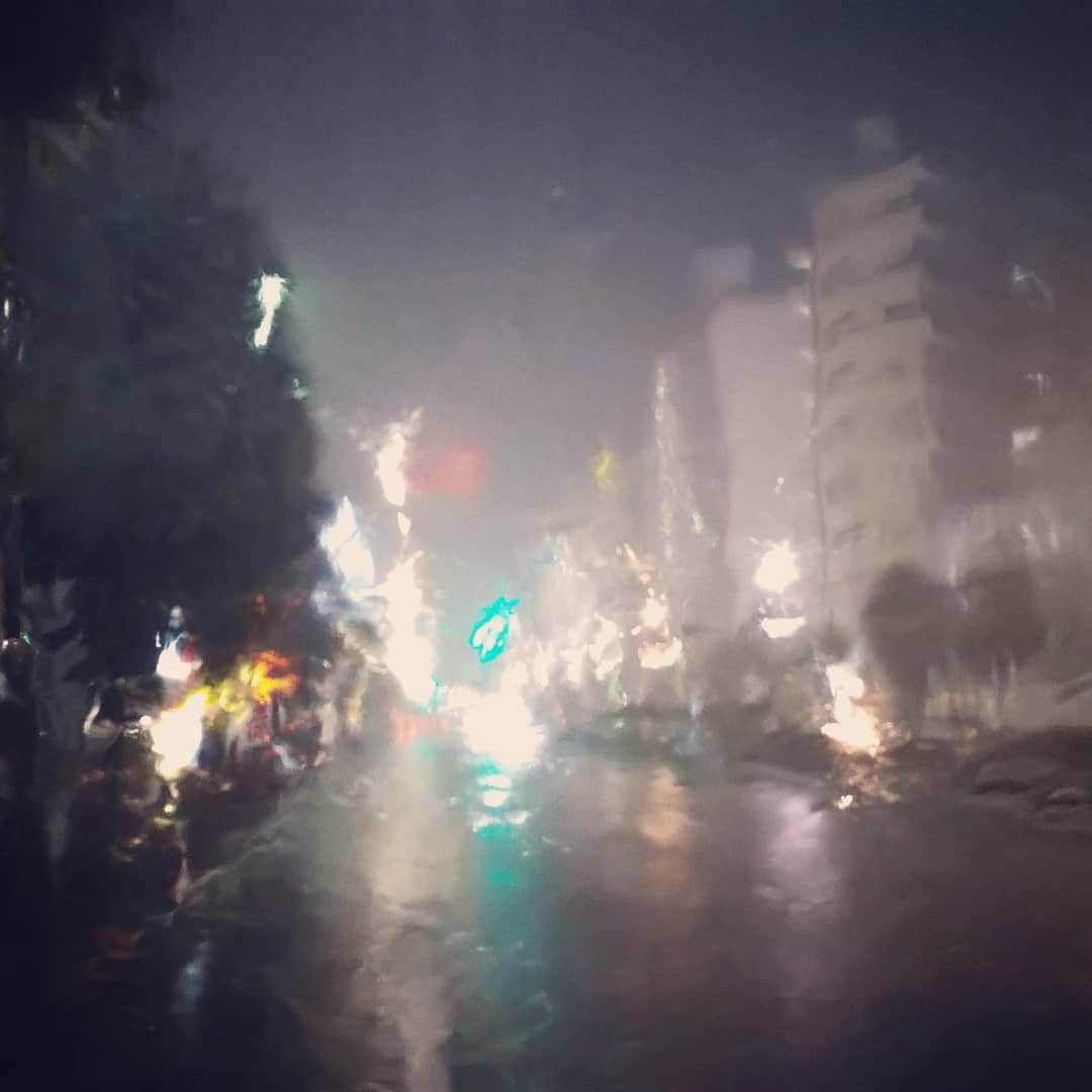 川久保秀一さんのインスタグラム写真 - (川久保秀一Instagram)「どしゃ降り。 #雨 #梅雨」7月18日 22時37分 - hidekazu_kawakubo