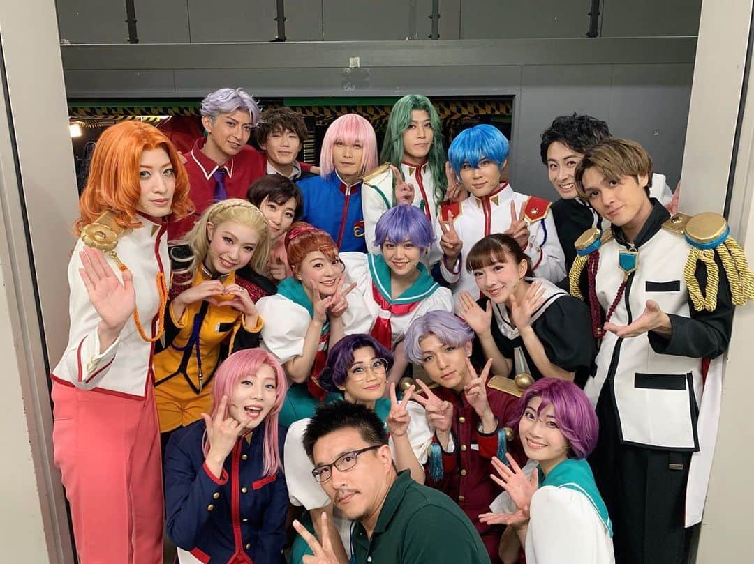 山内優花のインスタグラム：「.﻿ 今更だけどInstagramには﻿ 全然載せてなかったから、写真だけ﻿ まとめておくね🌹﻿ ﻿ ﻿ 「少女革命ウテナ〜深く綻ぶ黒薔薇の〜」﻿ 2019.6.29〜7.7 全10公演﻿ @シアターGロッソ﻿ ﻿ ﻿ 続編、新キャスト、初めて立つ劇場。﻿ 冷静になった今、思うのはとても﻿ 充実した日々だったってこと！﻿ 今まで眠ってた感情が沢山﻿ 眼を覚ますような毎日でした。﻿ ﻿ 思い出になるのってあっという間。﻿ ﻿ 思い返して浮かんでくるのは、﻿ 観に来てくださった方の見終わった時の表情。﻿ それから、みんながくれた優しさ。﻿ ちょっとした一言とか、手を貸すとか﻿ そういう些細なことをできる人﻿ ばかりのカンパニーでしたっ♡﻿ ﻿ 見に来てくださった方、﻿ 本当にありがとうございました。﻿ ﻿ #少女革命ウテナ #ウテミュ #姫宮アンシー﻿ #あみゆか﻿ ﻿」