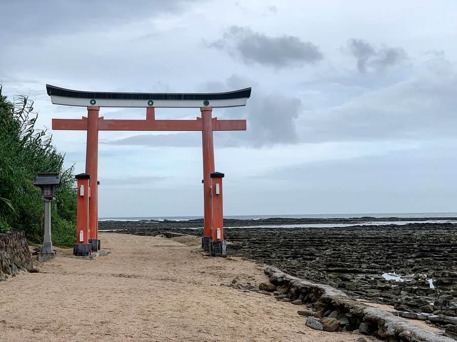 安床武士さんのインスタグラム写真 - (安床武士Instagram)「Day 1 in Miyazaki!! Feel so refreshed🙂 合間に九州旅行にきてます。 今日は宮崎に。 こんなに神様にご縁がある場所だとは知らずでした…最高のリフレッシュになりました✨ #miyazaki #宮崎 #高千穂峡 #天岩戸神社 #青島神社 #おぐら亭 #goprohero7 #降水確率80%も雨にやられず」7月18日 22時35分 - takeshiyasutoko