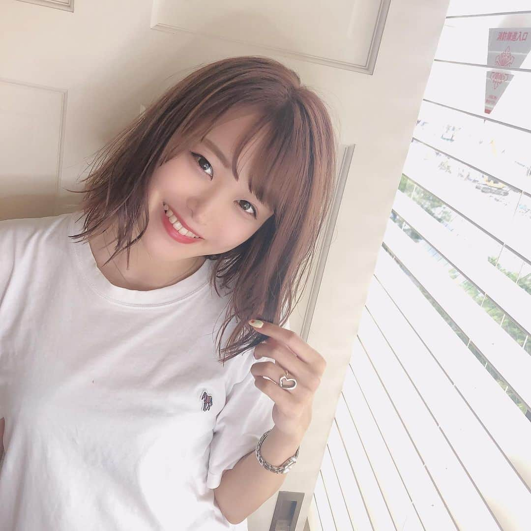 島崎由莉香さんのインスタグラム写真 - (島崎由莉香Instagram)「. . 人生初の全頭ブリーチ！ . とても理想の色になったよー！！！ いつもめちゃくちゃ可愛い髪型にしてくれるの🥰 . . もうかれこれ4年以上お世話になっている葉山さん、、！ いつも楽しい時間をありがとうございます〜！🌟 @suguru.hayama . . #me #selfie #instalike  #instapic #ootd #얼스타그램 #일상 #나 #ㅎㅎㅎ #팔로우 #친구해요 #셀카 #셀스타그램 #인친 #소통해요 #그라비아 #그라비아모델 #수영복 #美容院 #美容室 #ブリーチ #ピンクアッシュ #ヘアカラー #イメチェン #ボブ #きりっぱなしボブ #BELEZA #ベレーザ #渋谷」7月18日 22時38分 - yurika_shimazaki