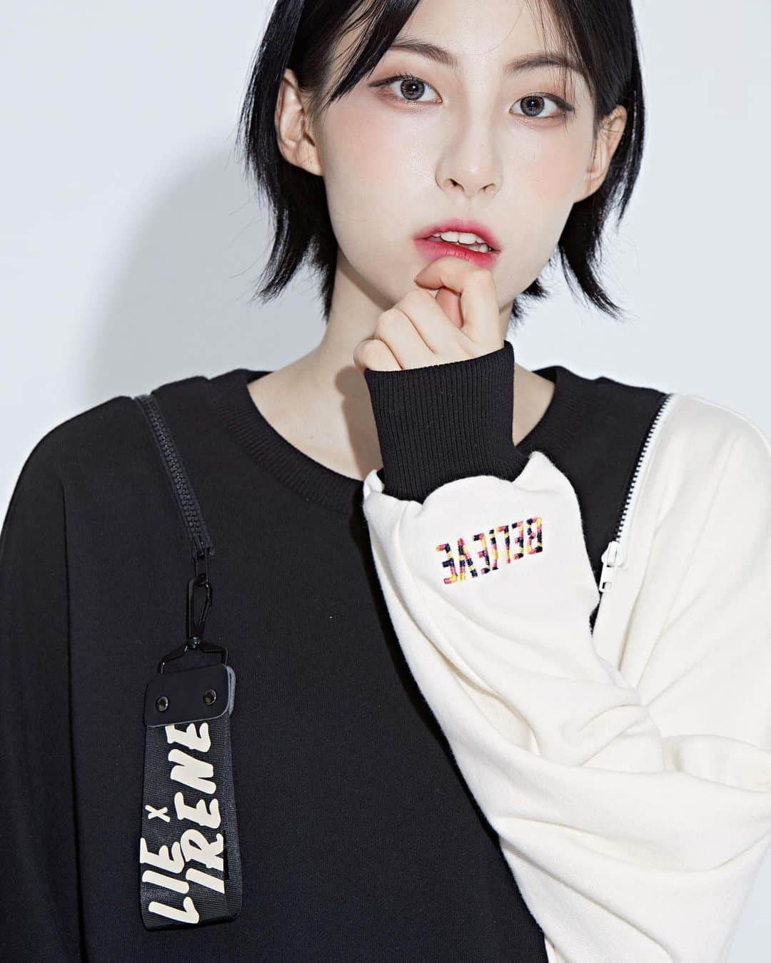 LIECOLLECTIONさんのインスタグラム写真 - (LIECOLLECTIONInstagram)「LIE X IRENE ~ Pre-order now! Limited Edition Off-the -Shoulder Unisex Pullover with detachable LIE X Irene logo key ring! - - - - - #liecollection #newcollection #runway #LIElook #girlgroup #redvelvet #ireneredvelvet #repost #kfashion #kcollection #collection #LIE #kpop #edits #lifeisexpression #koreanpop #아이린 #레드벨벳 #라이컬렉션 #라이x아이린 #콜라보레이션」7月18日 22時39分 - liecollection_