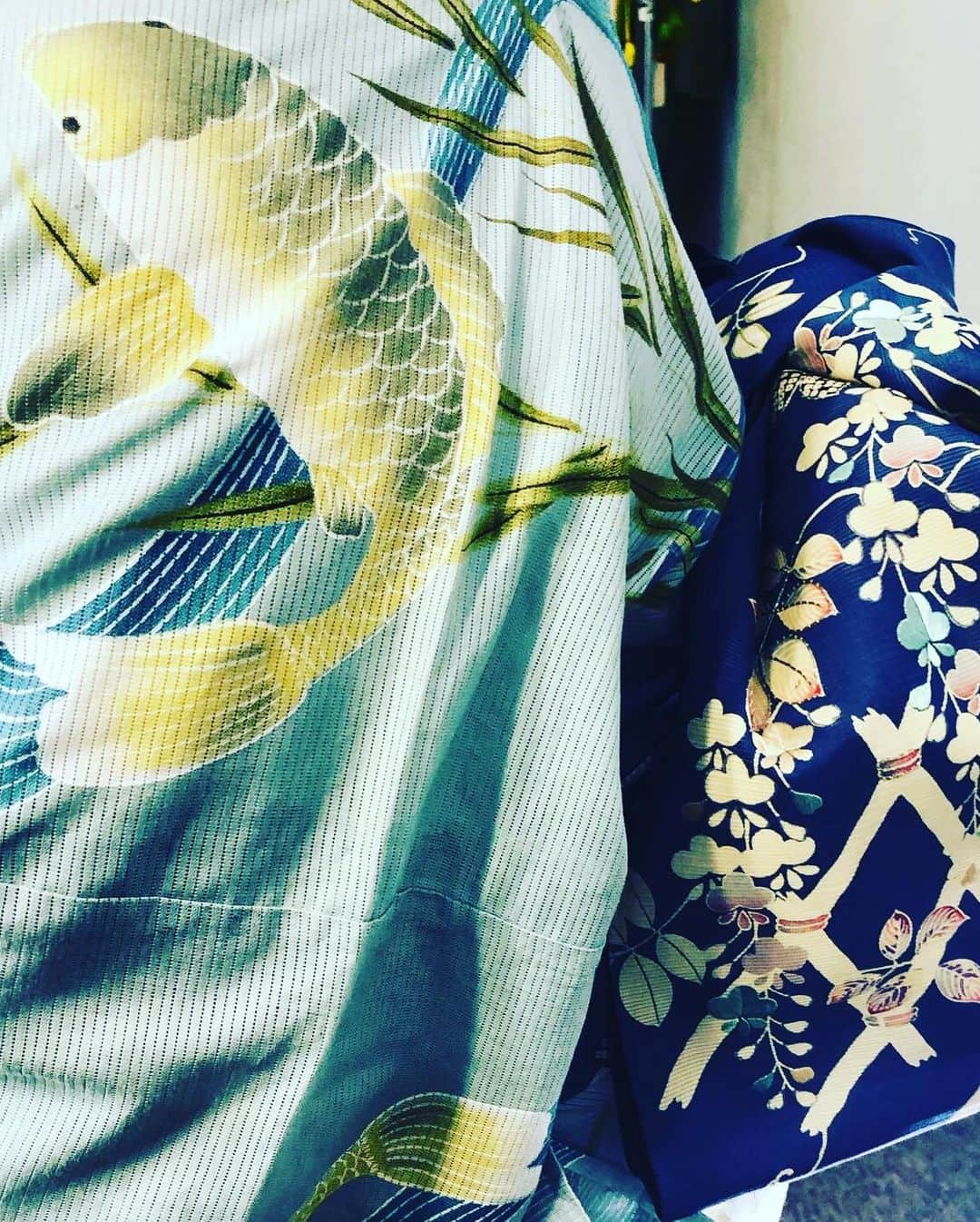 黒柳徹子さんのインスタグラム写真 - (黒柳徹子Instagram)「今日は、「日立 世界ふしぎ発見！」本番2本。 最初の着物は、波と笹と鯉の模様の絽です。2枚目は、久保田一竹先生の友禅で、帆かけ舟と波と松模様 の紗のお着物です。」7月18日 22時42分 - tetsukokuroyanagi