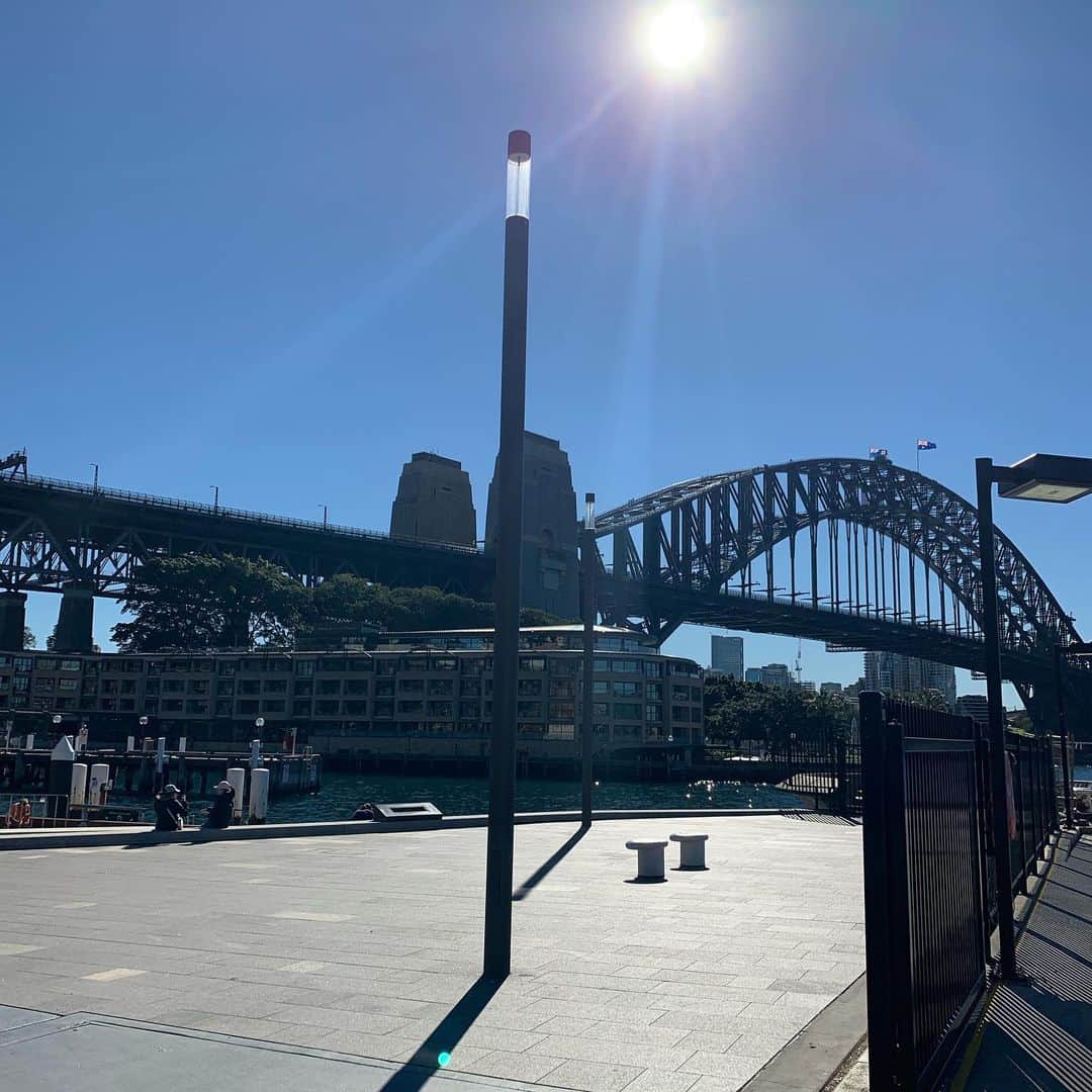 前田ゆうさんのインスタグラム写真 - (前田ゆうInstagram)「Circular quayめちゃくちゃすてきすぎた😆❤️1人きりやったけどあらかじめお友達にきいてたから、がんばれた🐨💓 オペラハウスとハーバーブリッジをいっきにながめらへるし海も青空も街なみもすてきすぎてサイコー😍🇦🇺‼️ #harbourbridge  #operahouse  #circularquay #australia」7月18日 22時54分 - yuu_maeda