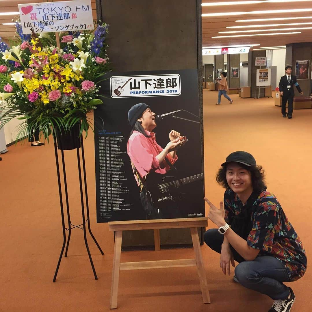 原田茂幸のインスタグラム：「山下達郎 PERFORMANCE 2019 行って来ました〜！🎸🎤 やっぱ凄いですね、達郎さんは！病み上がりとは思えないパフォーマンス！🎶 20代最後に見たライブが達郎さんで良かった〜🤗 #山下達郎  #山下達郎performance2019  #nhkホール  #しげ散歩」