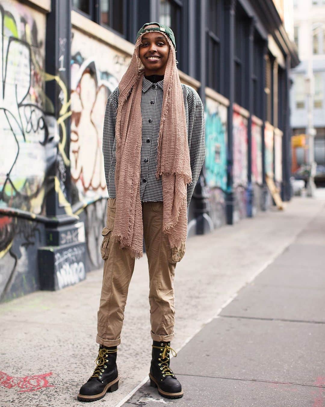 スコット・シューマンのインスタグラム：「It might get warm but it never gets tiring wandering and shooting in the streets of New York」