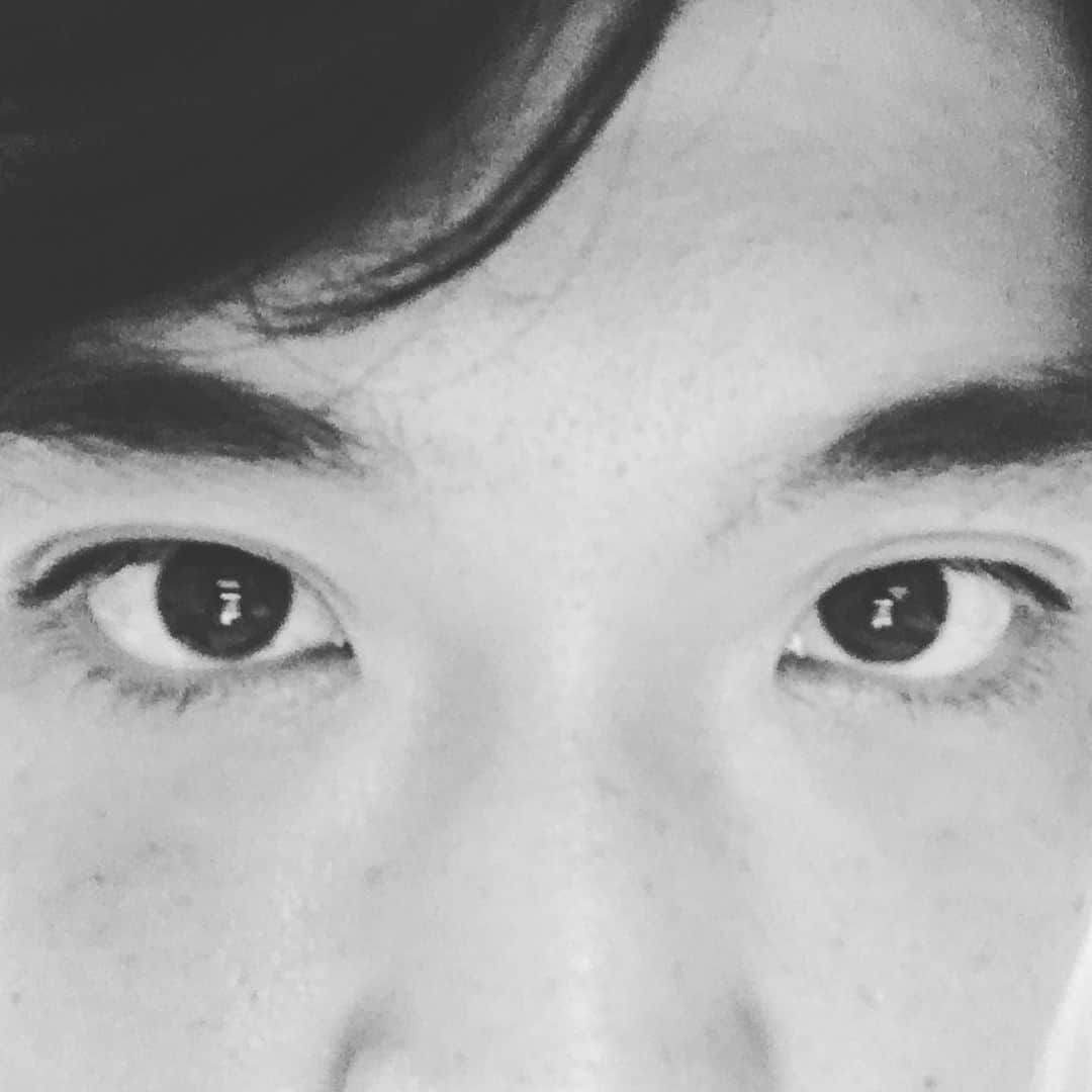 新山士彦さんのインスタグラム写真 - (新山士彦Instagram)「何十年後、「完全無欠」のAIに負けて、人類が支配された時、「人間とは何か」と人類は向き合ってくれるんかなぁ そうであるならそれもいいね！」7月18日 23時37分 - sayaka_no_niiyan