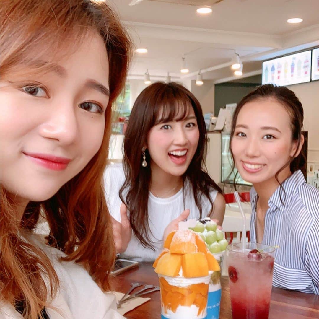 吉田有希さんのインスタグラム写真 - (吉田有希Instagram)「Finally I got to eat😋🍒 #korea #travel #friends #sweets #cute #bonbon #cafedeparis」7月18日 23時45分 - yuuki329_h