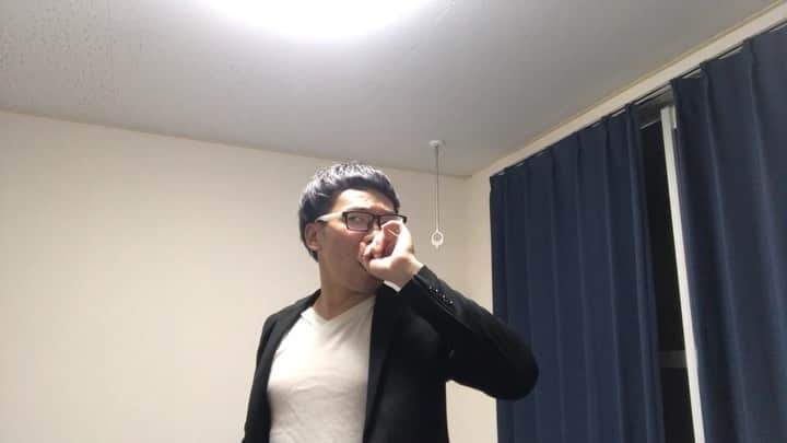 岡下雅典のインスタグラム：「ものまね💕 「もし千原ジュニアさんが電子レンジを知らなかったら」  べしゃりの雰囲気を見てね💋」