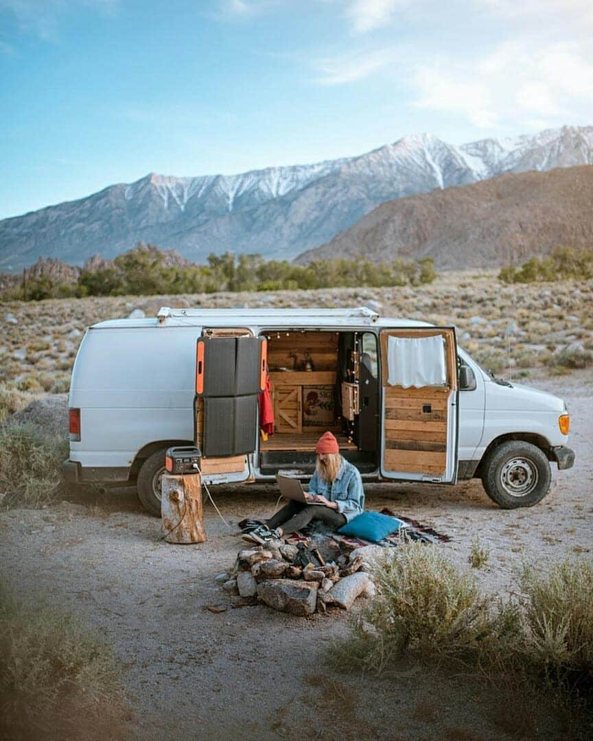 Discover Earthさんのインスタグラム写真 - (Discover EarthInstagram)「The van life looks like its the best life ! Jess Bonde is living this amazing life on the road right now - free, filthy & happy! Which of these shots do you like the most ? 🚐🌎 Who would you want to hit the road with ? Tag them ! — 📍#DiscoverEarth — 📸 Photos by @wildbonde」7月18日 15時12分 - discoverearth