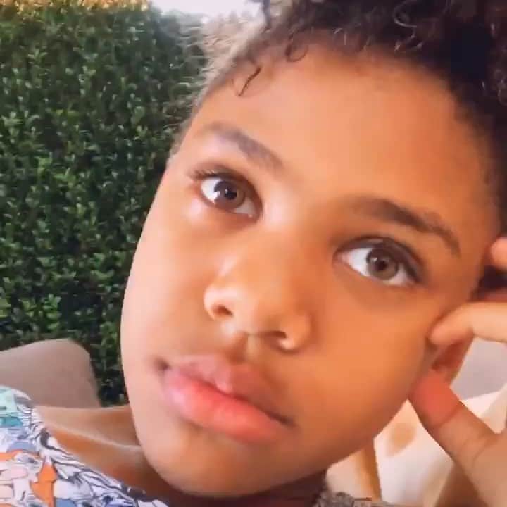 ゲームのインスタグラム：「My daddy is in the bathroom doing # 2 💩 💨 😩 and I know his password 🤭  so I am taking over his phone 🤫 here’s another one from my @tiktok account dreams4life101 ... and how do you do # 2 when you only drink juice 🤣🤣🤣🤣🤣 - @littlemisscali」