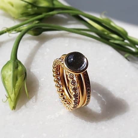 ジュリーサンドラゥさんのインスタグラム写真 - (ジュリーサンドラゥInstagram)「Beautiful mix of Primini, Infinity and Grace rings.  Tap the picture to see prices 🌿 . . . #juliesandlau #juliesandlaujewelry #jewelry #prime #infinity #grace #gold #ring #rings #crystals #crystal #zirconia #summer #style」7月18日 15時11分 - juliesandlau