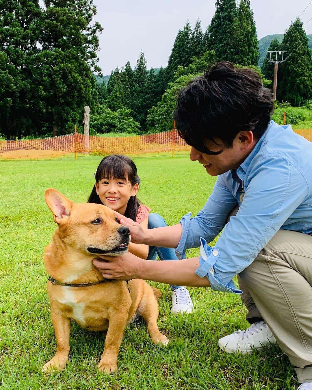 工藤淳之介さんのインスタグラム写真 - (工藤淳之介Instagram)「20日土曜日  午後4時〜4時半 夏旅2019 湯沢・南魚沼エリア OA✨ 夏休みのお出かけスポット、 グルメ情報盛りだくさん！ 初めてのパパ役、良い経験になりました☺️ 子役のみあちゃん、ありがとね😭😭😭 #新潟 #南魚沼市 #湯沢町 #夏旅 #レジャー  #ドッグラン #八海山 #湯沢高原 #ロープウェイ #ジップライン #サマーボブスレー #高山植物 #道の駅 #地酒 #GALA湯沢 #サマースキー #上越国際 #遊園地 #プール  #新潟グルメ #手打ちそば #ジェラート #はちみつソフト #雲の上のカフェ  #bsn #パパ役 #初挑戦 #感激 #アナウンサー #工藤淳之介」7月18日 15時15分 - kudojun_nosuke_bsn