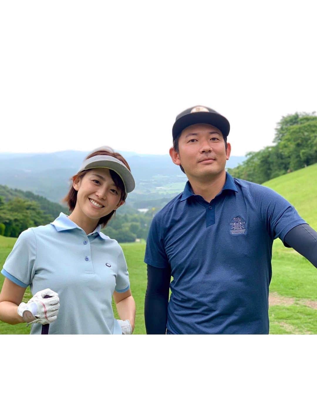 宮司愛海さんのインスタグラム写真 - (宮司愛海Instagram)「先日、ゴルフ実況も担当する先輩・谷岡さん酒主さんに、ゴルフへ連れて行ってもらいました😌 3年前に1度やったことがあるだけで、それ以来久々に回りましたが、こんっっっなに疲れるか！と思うくらいに疲れました。。 原因はもちろん、球が飛ばない、なおかつ変な方向に飛ぶせいでカートになかなか乗れず、ひたすらクラブを数本持って走り回っていたからです...(もちろん楽しかったですよ！！！) ジムで運動して筋肉痛になっている翌日にラウンドしようと思った自分も無謀でしたが笑、次回は必ず練習していきたいと思います！😩 上手な先輩方は、何度もドライバーを空振りする私を微笑みながら見守ってくれました。 #優しい」7月18日 15時24分 - manami_miyaji
