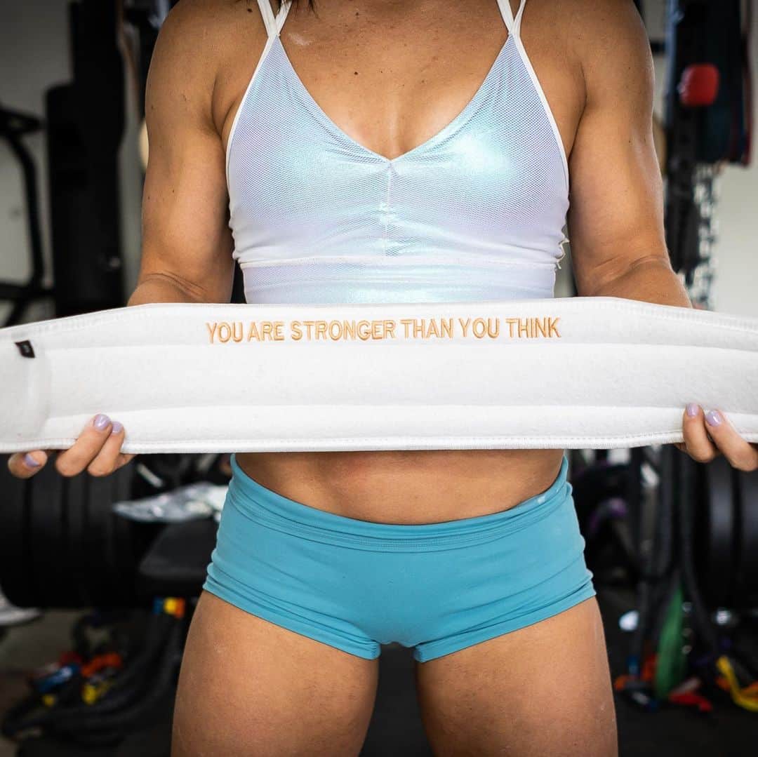 Camille Leblanc-Bazinetさんのインスタグラム写真 - (Camille Leblanc-BazinetInstagram)「“ YOU ARE STRONGER THEN YOU THINK!! “ “  Now go get after it!!! Ferocefitness.com  Link in bio in my store ⭐️⭐️⭐️」7月18日 15時25分 - camillelbaz