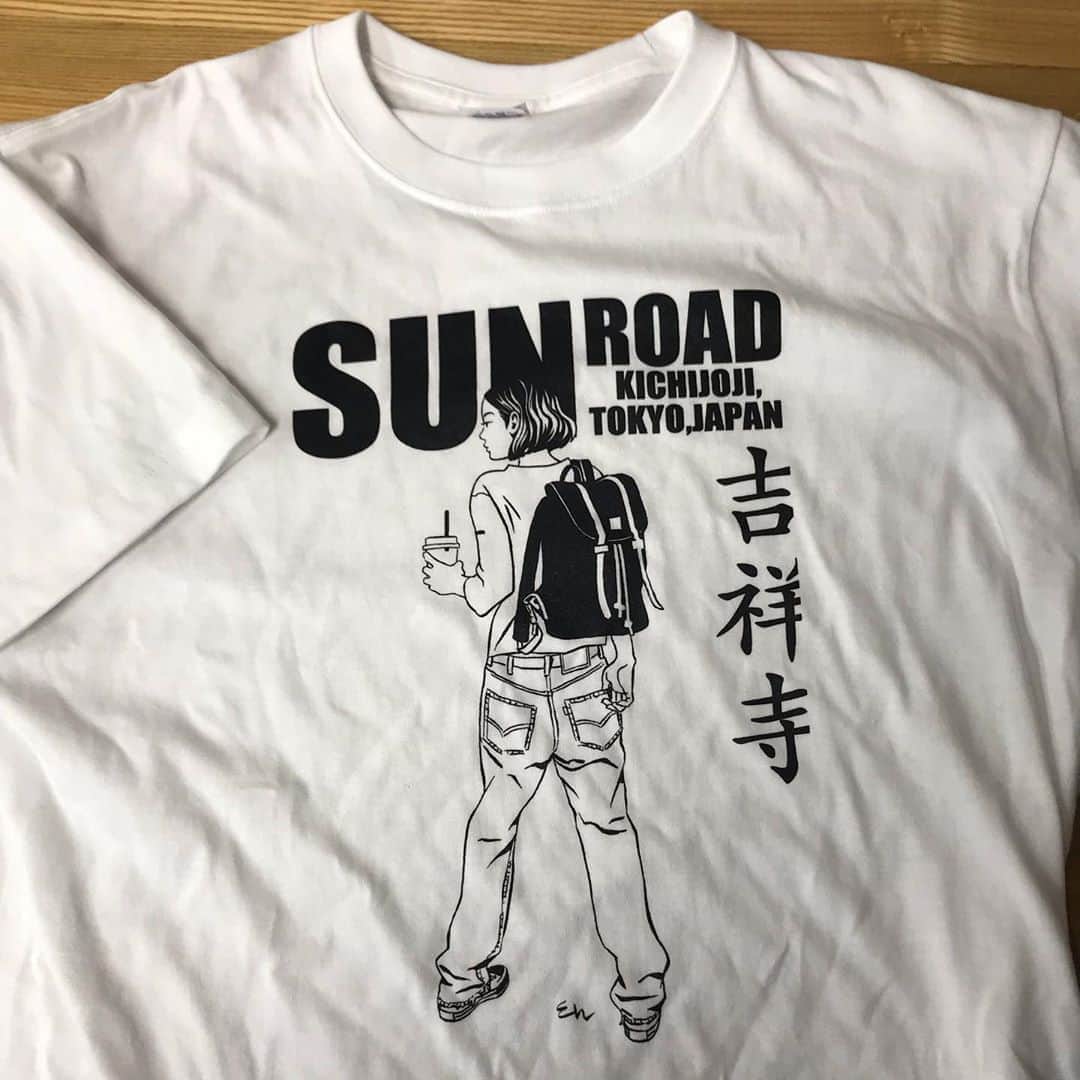江口寿史のインスタグラム：「吉祥寺サンロードサマーキャンペーンの吉祥寺限定地元Ｔシャツ（略称ジモＴ）作りましたよ！ ただこれ売り物ではなくて、７月27日〜８月４日までサンロード商店街でお買い物すると配布されるサマースクラッチカードの景品なんざんす！８万枚配布される中の100名の方に当たります！皆さま当ててくださいね！」