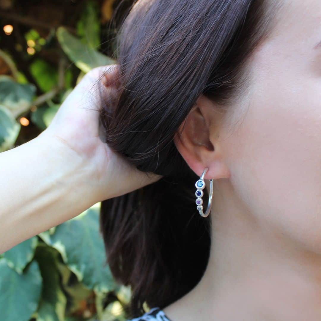 のインスタグラム：「These gorgeous Sale earrings will sparkle in the summer sun, but be quick, the Sale ends this weekend! . . #Sale #SummerSale #Hoops #HoopEarrings #Sparkle #Deal #Offer #Gems #Jewels #Handmade #Countdown #Jewellery #Jewelry #DowerAndHall」