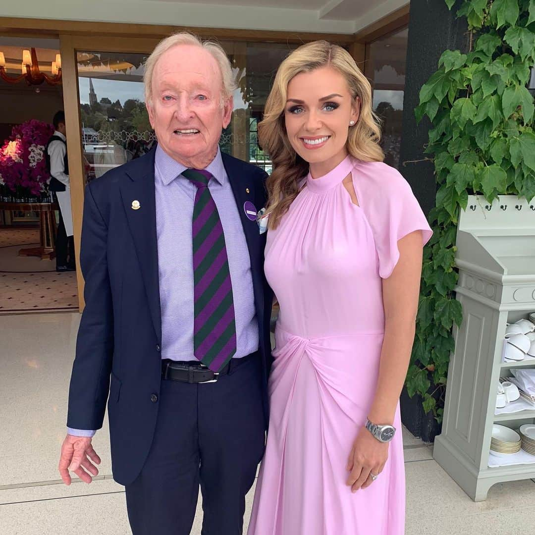 キャサリン・ジェンキンスさんのインスタグラム写真 - (キャサリン・ジェンキンスInstagram)「Loved seeing the legend that is Rod Laver again on Men’s Final Day! On this day, 50 years ago he had won all four majors - the Australian, French, US Open and Wimbledon in one calendar year! Rod, you are adorable and I am very much hoping to see you in Nov when I’m on tour in Oz!」7月18日 16時18分 - katherinejenkinsobe