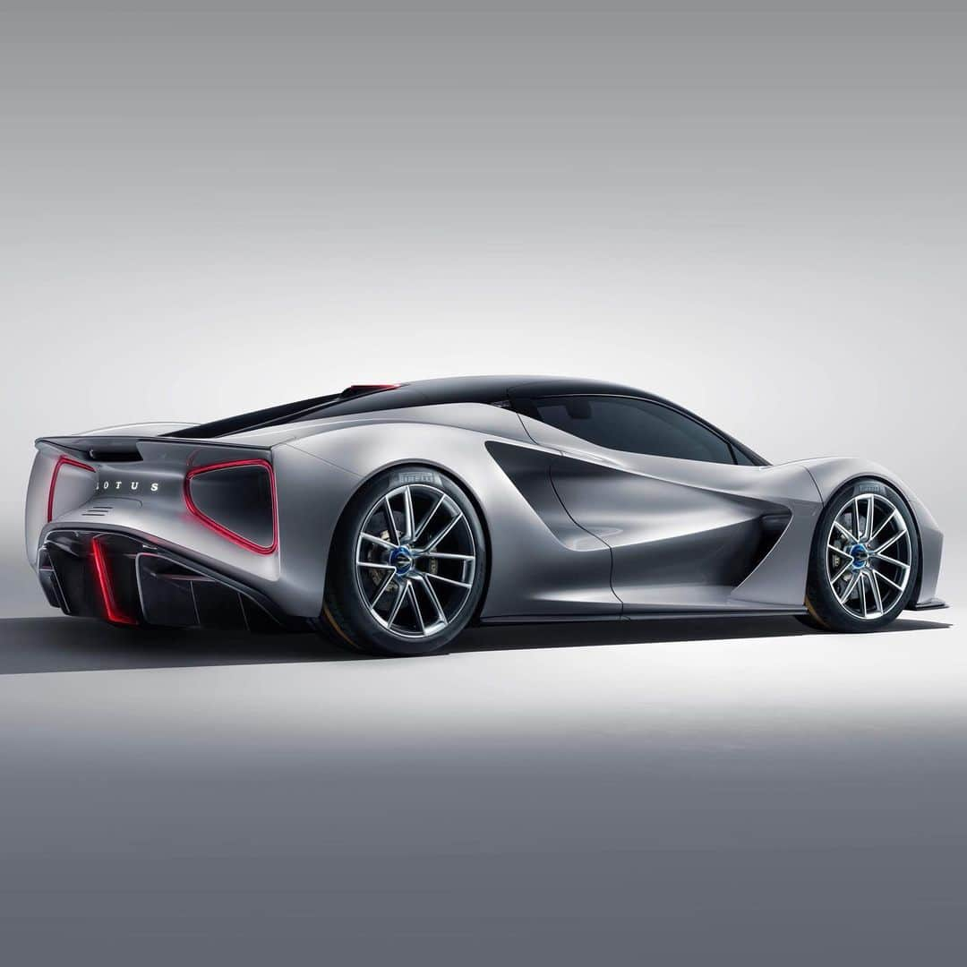 HYPEBEASTさんのインスタグラム写真 - (HYPEBEASTInstagram)「#hypeAF: @lotuscars has unveiled its first fully-electric hypercar, the Evija. The beast features an ultra-lightweight carbon fibre monocoque, a full-charge time of 9 minutes, and has a driving range of up to 250 miles. Only 130 examples will be produced, with each one coming in at approximately $2.1 million USD. Photo: Lotus」7月18日 16時27分 - hypebeast