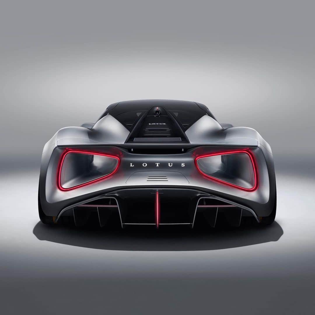 HYPEBEASTさんのインスタグラム写真 - (HYPEBEASTInstagram)「#hypeAF: @lotuscars has unveiled its first fully-electric hypercar, the Evija. The beast features an ultra-lightweight carbon fibre monocoque, a full-charge time of 9 minutes, and has a driving range of up to 250 miles. Only 130 examples will be produced, with each one coming in at approximately $2.1 million USD. Photo: Lotus」7月18日 16時27分 - hypebeast