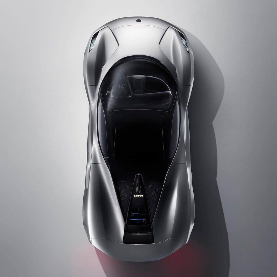 HYPEBEASTさんのインスタグラム写真 - (HYPEBEASTInstagram)「#hypeAF: @lotuscars has unveiled its first fully-electric hypercar, the Evija. The beast features an ultra-lightweight carbon fibre monocoque, a full-charge time of 9 minutes, and has a driving range of up to 250 miles. Only 130 examples will be produced, with each one coming in at approximately $2.1 million USD. Photo: Lotus」7月18日 16時27分 - hypebeast