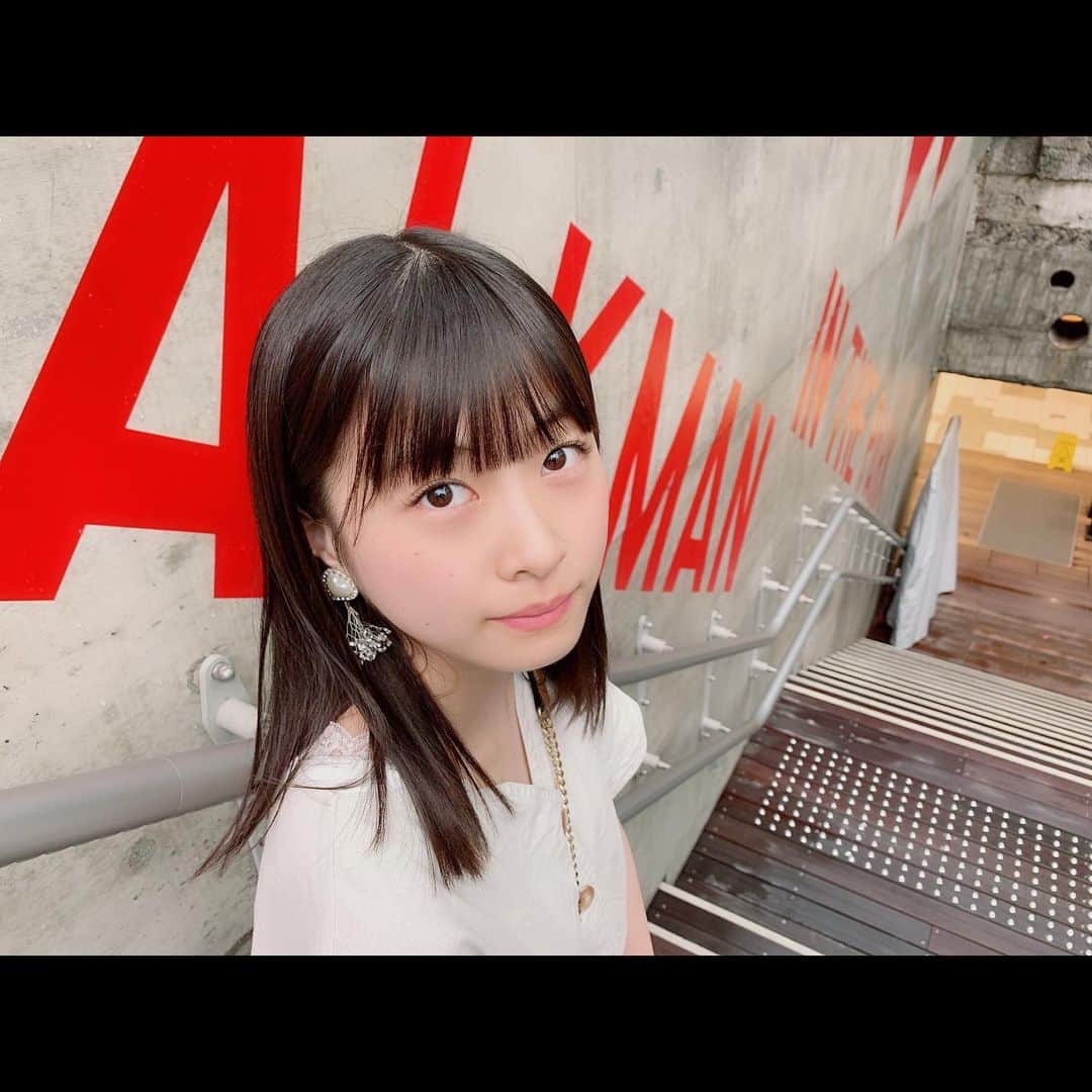 松岡はなのインスタグラム：「眠そうなお父さんに「もしこの世が終わっちゃう時に1番最後に食べたい食べ物は？」って聞いたら「北京ダック」って言ってた。「じゃあ世界で1番好きな食べ物は？」って聞いたら「北京ダッグ」って言ってた。多分その時のお父さんの頭の中は北京ダッグでいっぱいだったんだろうな〜って思う。だってお父さんが北京ダッグ好きなの初めて聞いたもん😮(笑) #とってもどうでもいいお話 #読んでくれてありがとう #はなのお父さんはイマドキの事全然知らないの #でもHKTの事はめちゃめちゃ知ってる」