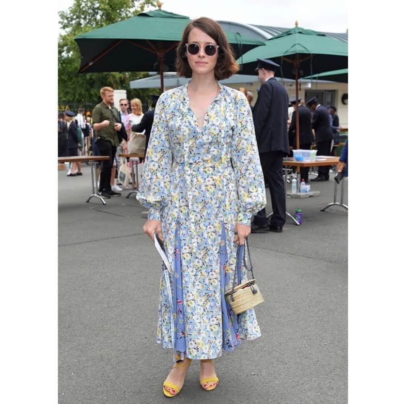 ルパートサンダーソンのインスタグラム：「#RSWomen | #ClaireFoy wears our classic Mitra Sandals at the #Wimbledon Final at the weekend | Thank you @nicky_yates | #AsSeenOn #RupertSanderson #Sandals #TheCrown #YellowShoes 🌼」