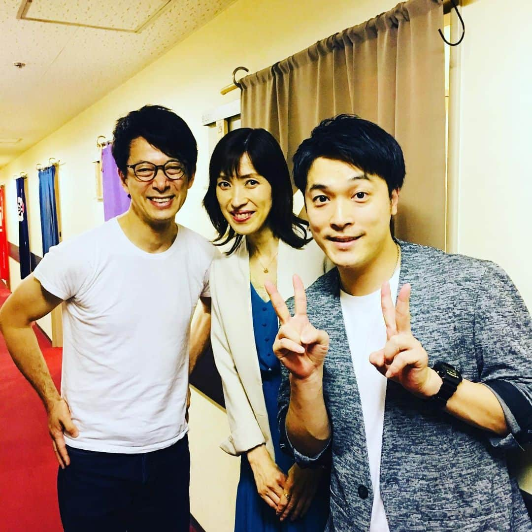 西川忠志さんのインスタグラム写真 - (西川忠志Instagram)「高世麻央さん、渋谷天笑さん。  お二人が、たまたま同じ回を、ご観劇にお越し頂きました！ 高世さんとは今年2月の大阪松竹座で『天下一の軽口男』を。 松竹新喜劇の天笑さんとは 一昨年の新歌舞伎座『夫婦善哉』でご一緒させて頂きました。 丁度、同じタイミングで楽屋をお訪ね頂き 三人で撮りましょう！ということで😊！ ご観劇ありがとうございます！  #高世麻央 #渋谷天笑 #松竹新喜劇 #ご観劇 #新橋演舞場 #笑う門には福来たる #吉本新喜劇 #よしもと新喜劇 #西川忠志 #ありがとうございます #ありがとう #感謝 #楽屋」7月18日 16時57分 - nishikawa_tada