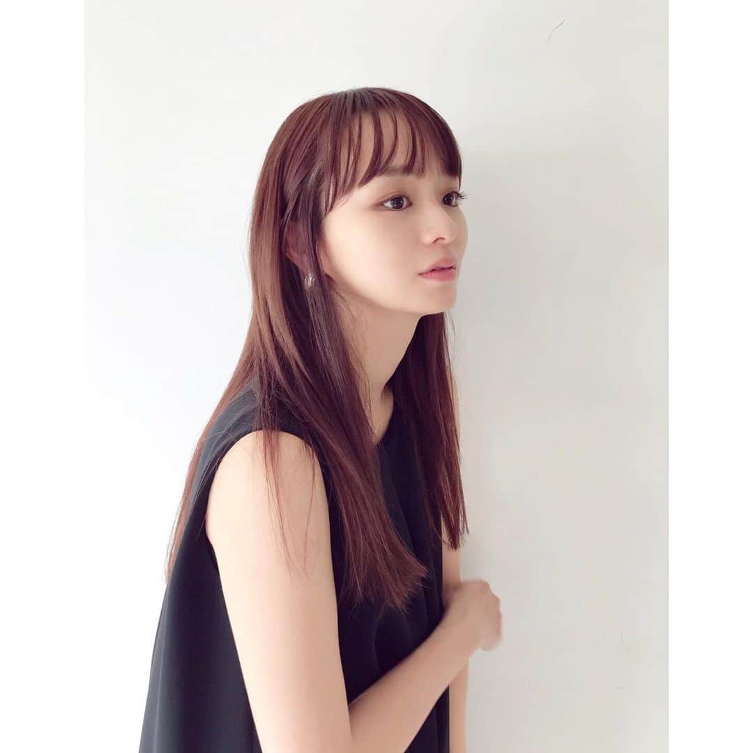 野口和弘のインスタグラム：「丸林広奈ちゃん(@hironamarubayashi )メンテナンス。 . 今日はピンクシルバーカラーで柔らかさと深みを。カットは毛先をぷつっと。 . #ciecanoguchi#hairstyle#haircolor#shorthair #bobhair#longhair#fashion #hairarrange#ショートボブ#ショートヘア#ボブスタイル#グラボブ#ボブウルフ#オレンジュ#ハイライト#ハイトーン#ブリーチ#グレージュ#ヘアアレンジ#グラデーションカラー#シースルーバング#アクセサリーバング#ヘアカラー#ヘアカタログ #ヘアセット#外国人風#表参道#原宿#美容室」
