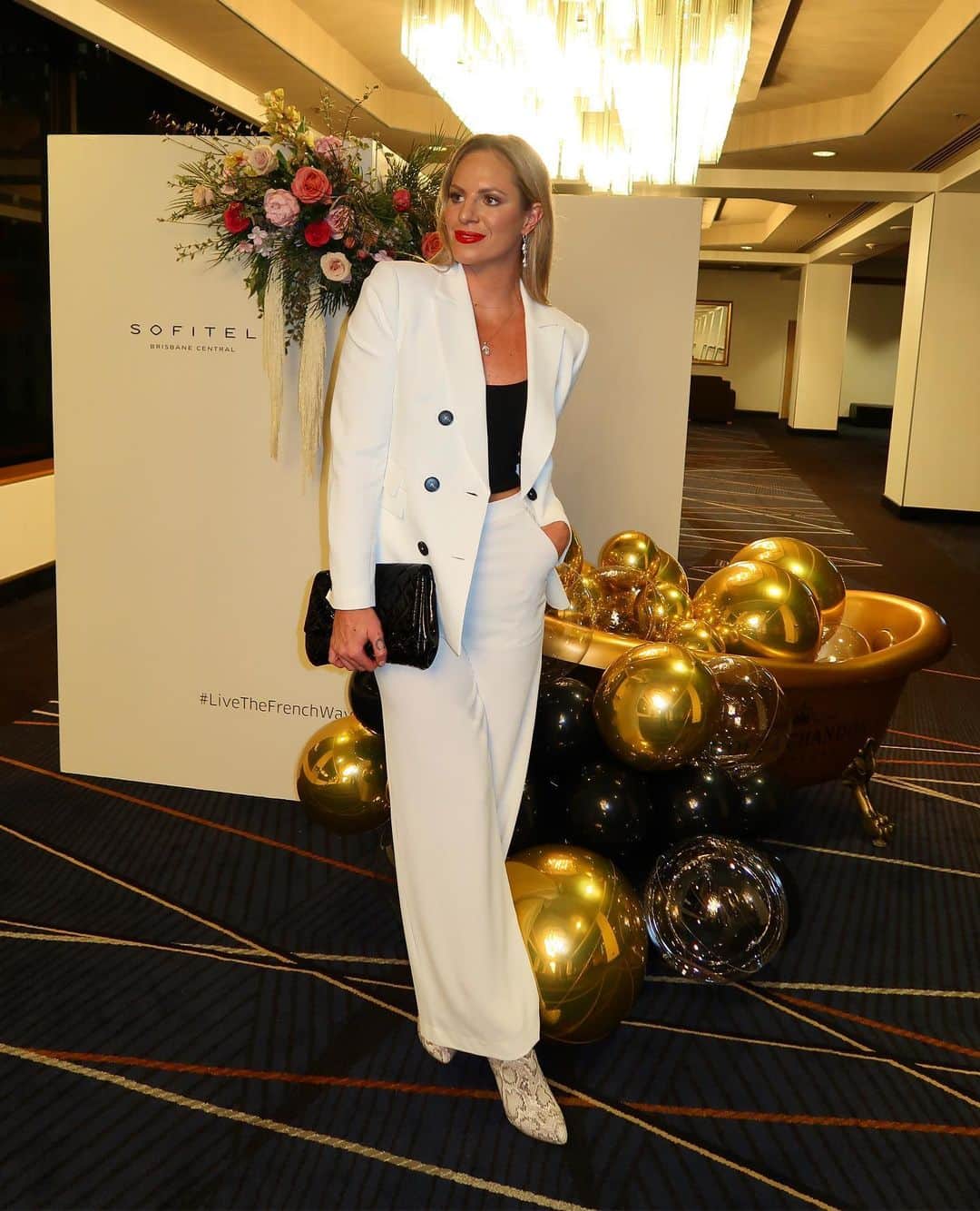 エミリー・シーボームのインスタグラム：「Put on some red lipstick and live a little, which is why the @sofitelbrisbanecentral was the perfect place to be last night for a French affair.  #livethefrenchway #sofitelbrisbane #suit #redlip #fashion #style #blackandwhite」