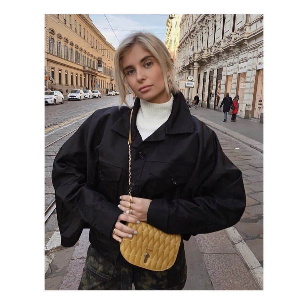 シューマッハさんのインスタグラム写真 - (シューマッハInstagram)「Babe 🔥 @xeniaadonts wearing #dorotheeschumacher 🖤🖤 #fw19 #jackets #acolorfulmind #love #streetstyle #switzerland #streetstyle #onthego #styleinsta #perfectmatch #outfitgoals #xeniaadonts」7月18日 17時13分 - dorotheeschumacher