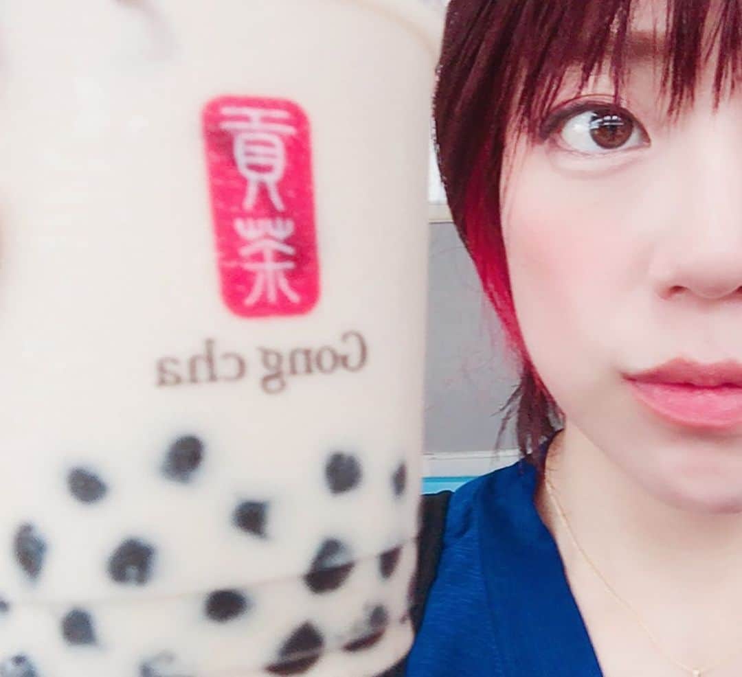 高瀬みゆきのインスタグラム：「この飲み物の名前は"インスタ映え"  自由が丘には15店舗もあるんやって‼︎ 美容師のお姉さんがこんな素敵な地図を作ってたから行ってきた。  だから今雨降ってきたんだなぁ〜  #Sサイズで充分 #タピオカ  #インスタ映え #自由が丘 #gongcha」