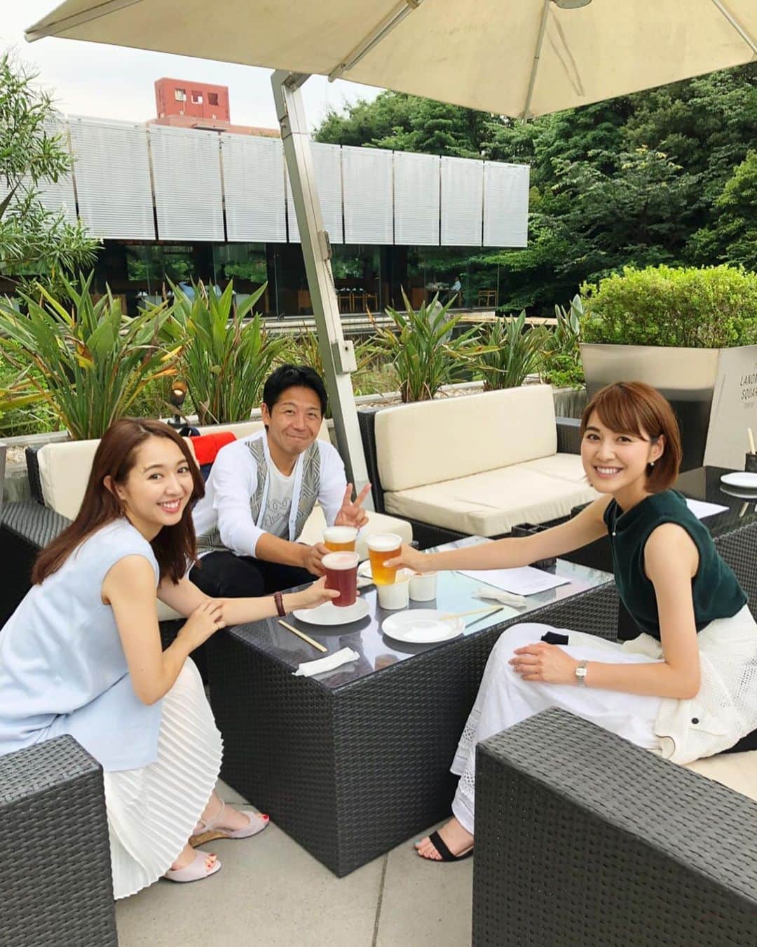 阿部智帆のインスタグラム：「🎂🍺🧡 後半戦も頑張ろう❣️ プレポスMC会〜🎤✨ . 6・7・8月生まれの私たち🎊 ３人の合同誕生日会も兼ねて乾杯です🎂💕 . 仕事以外でも仲良くして下さって 何でも相談できる先輩方と一緒に 大好きなジャイアンツの番組を担当させて頂けているって 本当に本当に幸せだなぁと思います😢 . . 番組の後半戦スタートは まだちょっと先ですが プレポスチームも心を１つに 優勝目指して駆け抜けます😊👍 . みなさま引き続き よろしくお願いします🧡 . #giants #決起集会#🍺 #誕生日会#🎂 #プレポストゲームショー  #プレポスファミリー #阿出川浩之 さん #佐藤由季 さん #阿部智帆」