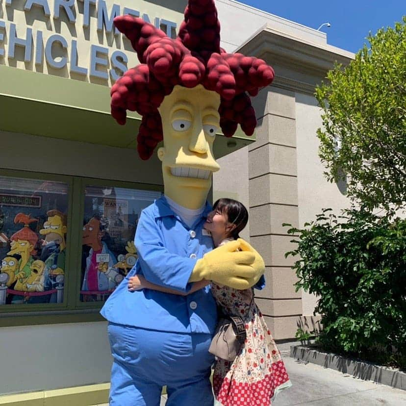 TWICEさんのインスタグラム写真 - (TWICEInstagram)「Thank you LA💙🤟 We took a lot of pictures at Universal Studio in Hollywood. I'll upload more pictures tomorrow!! Please wait for that !! 📷🧸...」7月18日 17時39分 - twicetagram