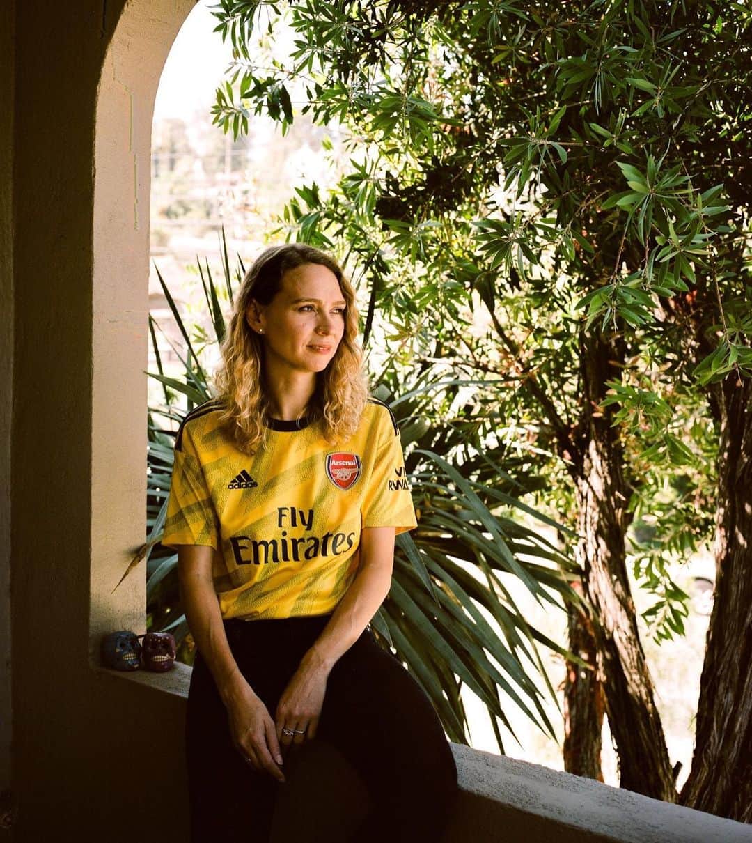adidas UKさんのインスタグラム写真 - (adidas UKInstagram)「Whether they’re from Highbury or Hollywood, they’ve all got a unique story to tell.⁣⁣ ⁣⁣ Different backgrounds, accents and generations - but one thing remains the same: 6,000 miles away is a club that means everything to them.⁣⁣ ⁣⁣ This is @Arsenal away.⁣⁣ This is North London in LA.⁣⁣ ⁣⁣ 👫: @stellaferguson, @ben_green_, @richimpossible, @joshkrakowsky, @dwebb6519, @mklieb88, @raziqrauf⁣ 📷: @nathenmcvittie⁣ ⁣⁣ #DareToCreate」7月18日 17時44分 - adidaslondon