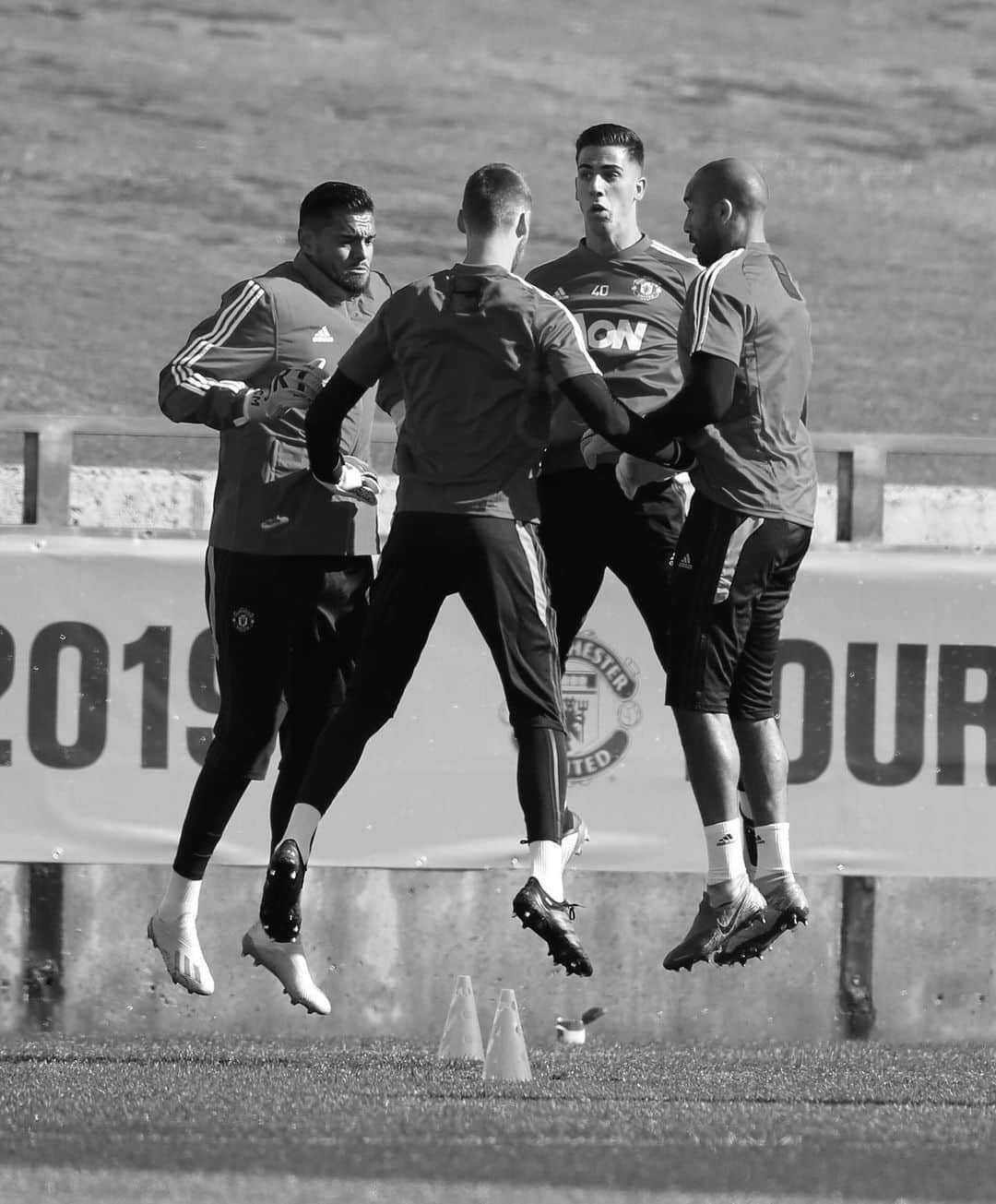 マンチェスター・ユナイテッドさんのインスタグラム写真 - (マンチェスター・ユナイテッドInstagram)「A ⚫️&⚪️ look at our time in Perth. #MUFC #MUTOUR」7月18日 17時47分 - manchesterunited