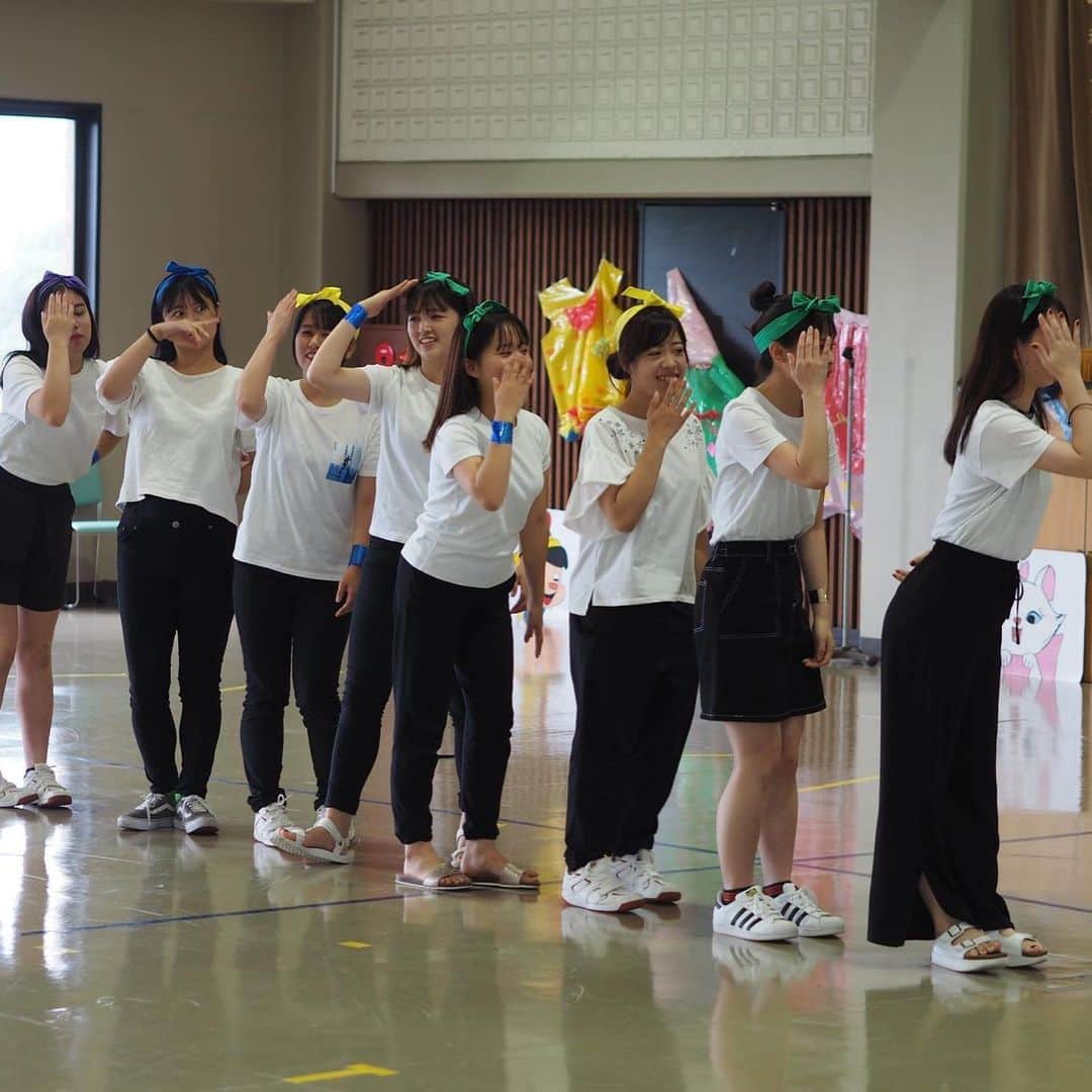 福岡女子短期大学さんのインスタグラム写真 - (福岡女子短期大学Instagram)「@fwjchild こんにちは、福岡女子短期大学です。 . 本日、子ども学科2年生による「リズムダンス発表会🎷」が開催されました🌱 . キャンパス周辺にお住いの子ども達も来てくれて✨楽しい時間を過ごしました😆😄😁 . 創作ダンスやパネルシアターなど日頃の練習に成果を十分に発揮しました。 . ご来場いただいた皆さまありがとうございました。 . . #福岡女子短期大学 #太宰府 #子ども学科 #福岡女子短期大学子ども学科 #幼児ダンス #福女短 #短期大学 #大学生 #保育実習 #短大生 #リズムダンス #ピアノが不安でも安心のサポート #保育士 #保育士の卵 #体育 #子どもの体育 #幼児教育 #保育士の卵 #幼稚園教諭 #幼稚園教諭の卵 #保育園実習 #保育士になりたい #保育学科 #保育士のたまご #短大生 #高校生 #進路 #進路選択 #進路相談  #未来の保育士 #福岡の女子短期大学 #女子大生 . ========[ 資料請求 ]======== ． 新しい福岡女子短期大学の資料請求（2020大学案内）を無料送付中です。本学ホームページからお気軽に申し込みください。 . 子ども学科/健康栄養学科 音楽科/文化教養学科 ． 福岡女子短期大学 住所：‪‪福岡県太宰府市五条四丁目16番1号‬‬ tel：‪‪092-922-4034‬‬（代表）」7月18日 17時50分 - fukuoka_wjc