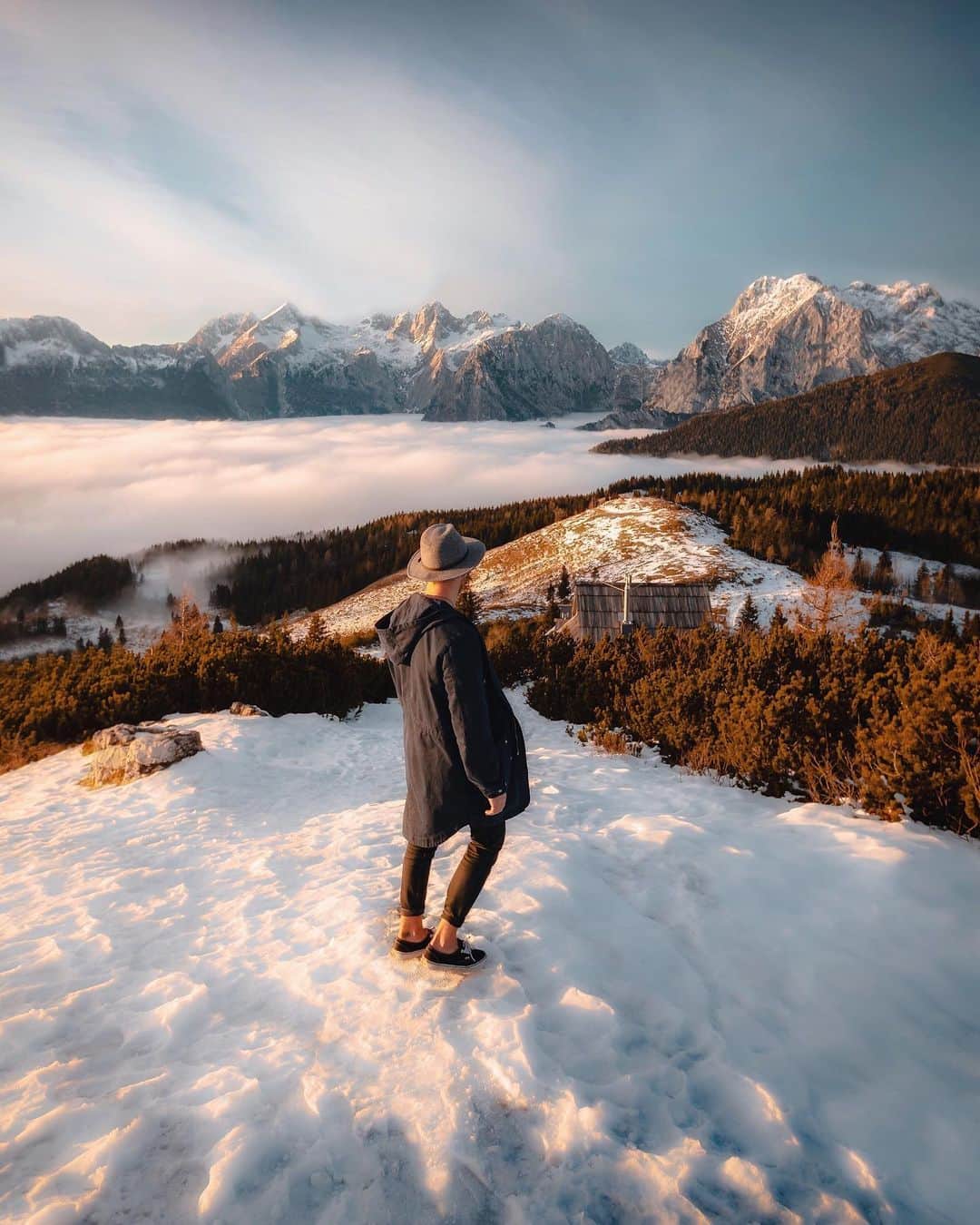 Canon Photographyさんのインスタグラム写真 - (Canon PhotographyInstagram)「Sunrise memories from Slovenia! Swipe to see videos of how the clouds were moving and the full sun rising :) @cpcreatives @ianharper @henry.nathan」7月18日 17時51分 - cpcollectives